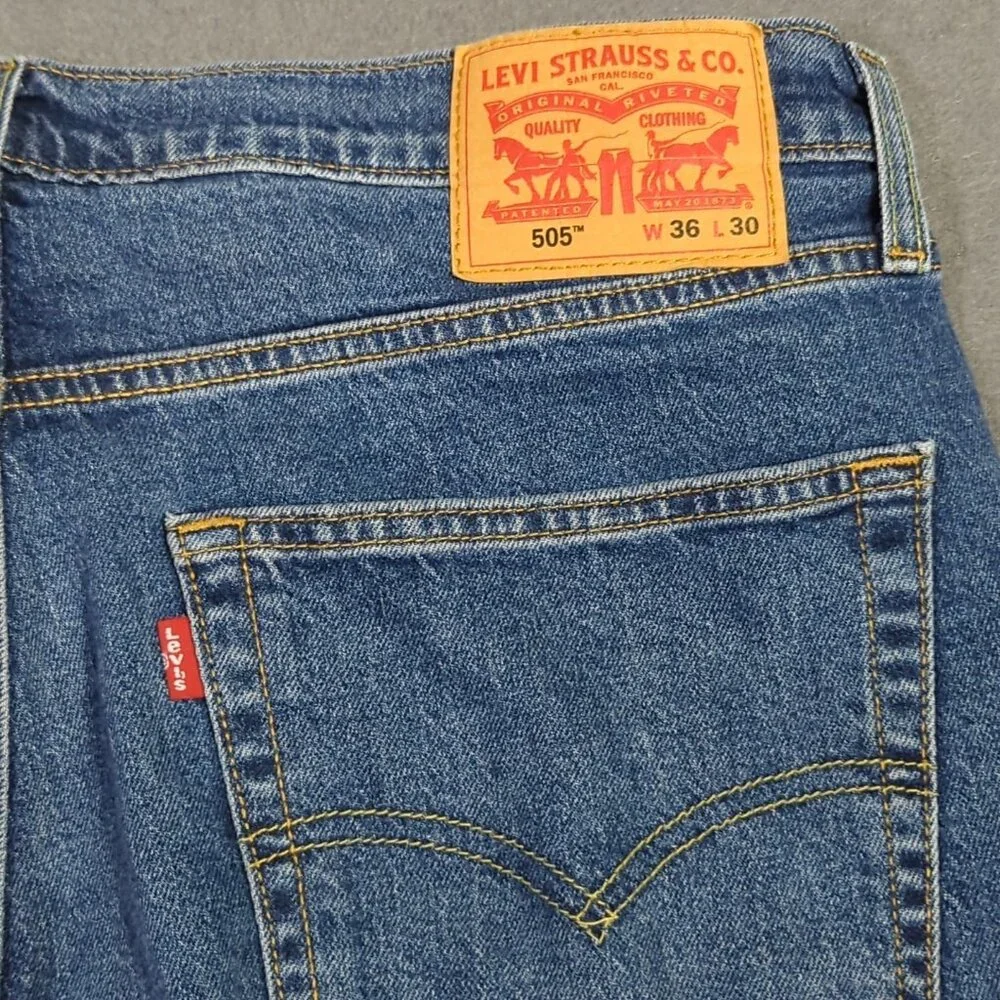 Levi's Jeans Men's 36x30 Blue 505 Regular Fit Straight Leg Denim